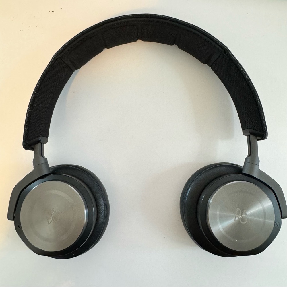 Bang & Olufsen BEOplay H8 Wireless Headphones